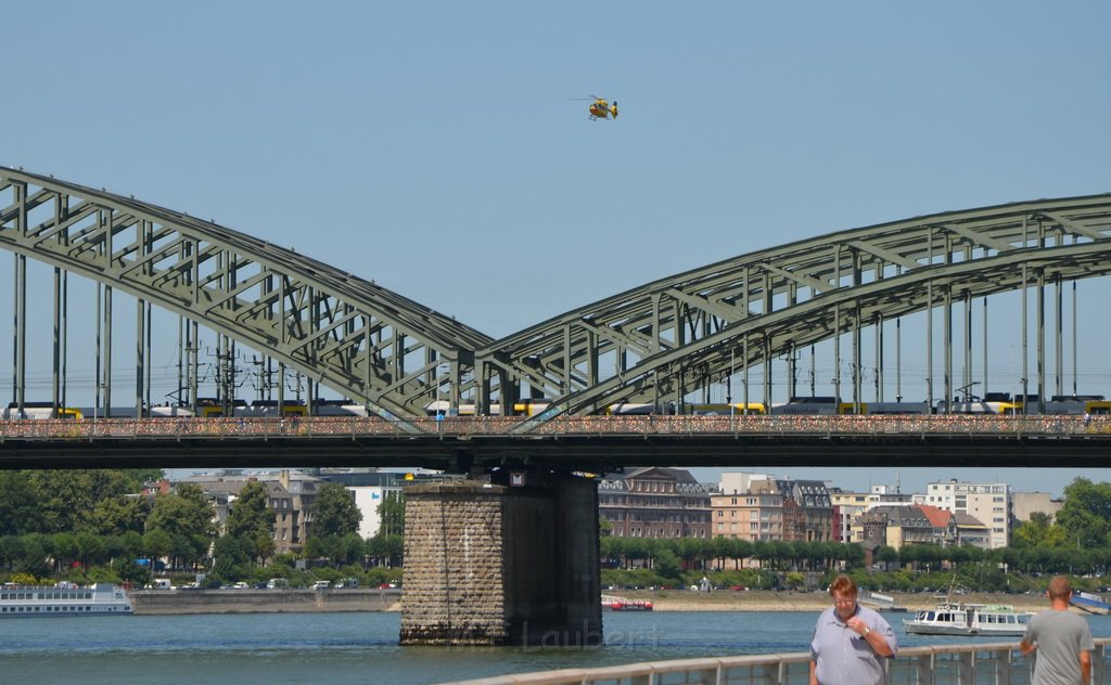 PRhein Koeln Hoehe Hohenzollernbruecke P06.JPG - Miklos Laubert